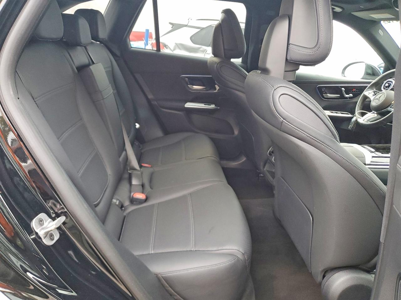 2025 MERCEDES-BENZ GLC 300 photo 11