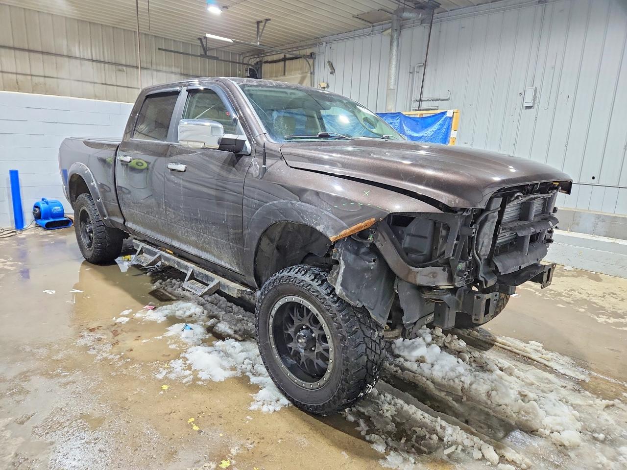 2017 RAM 1500 LARAMIE photo 4