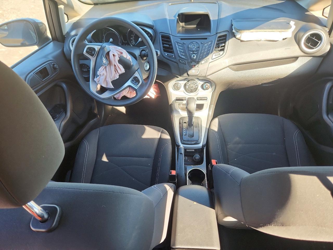 2018 FORD FIESTA SE photo 15