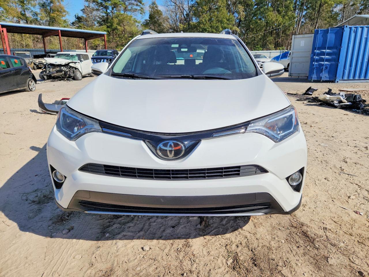 2017 TOYOTA RAV4 XLE photo 13