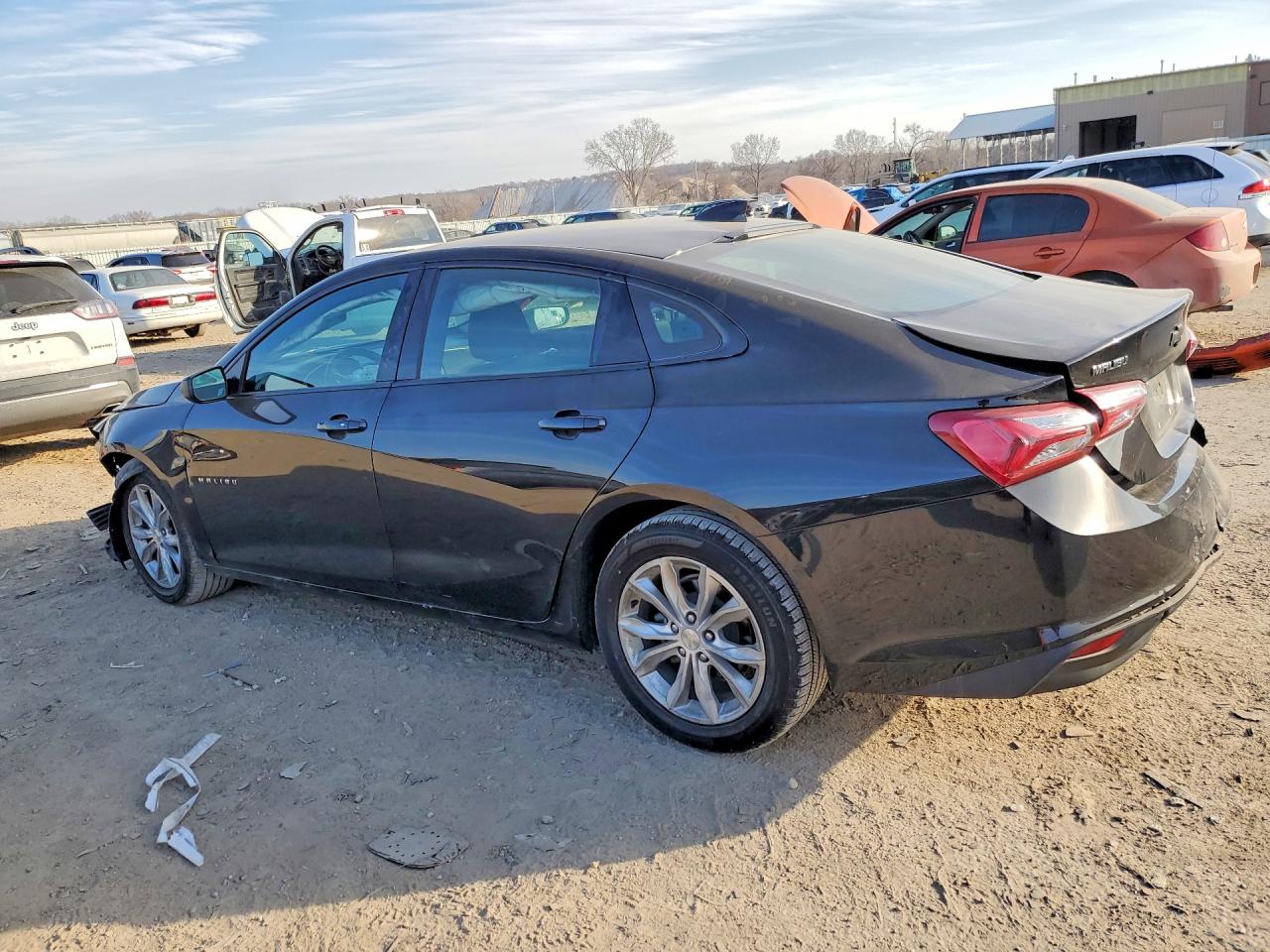 2021 CHEVROLET MALIBU LT photo 2