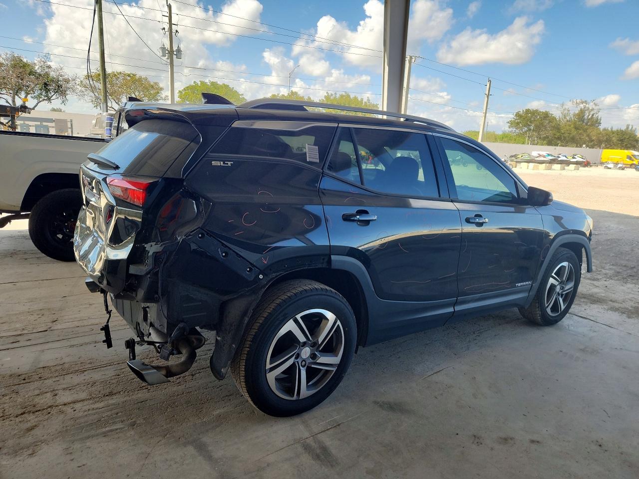 2019 GMC TERRAIN photo 3