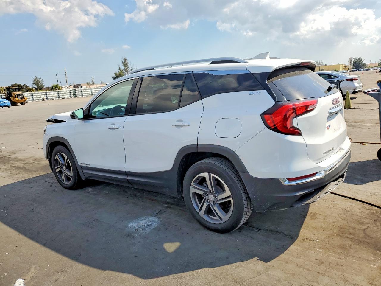 2019 GMC TERRAIN SLT photo 3