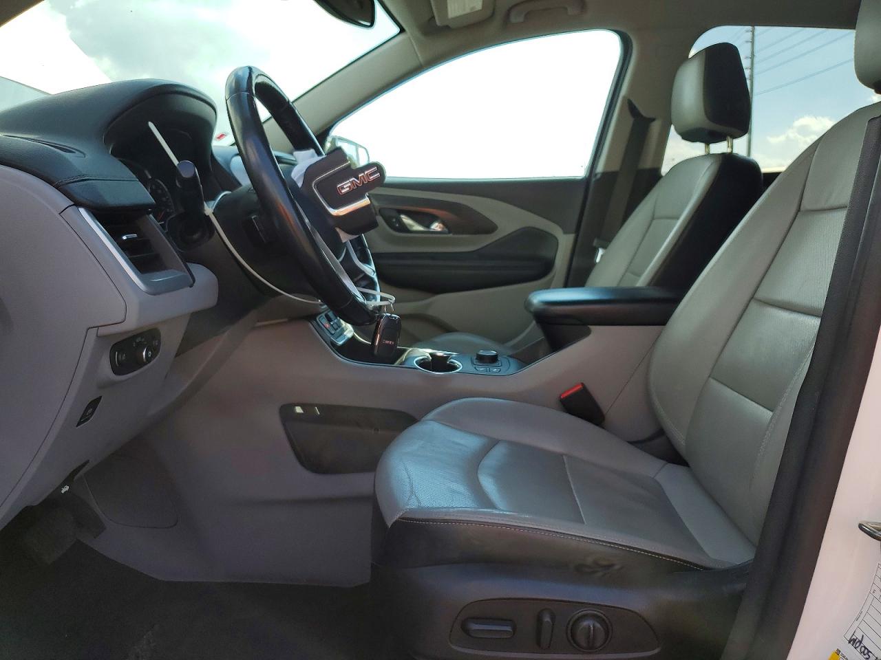 2019 GMC TERRAIN SLT photo 13