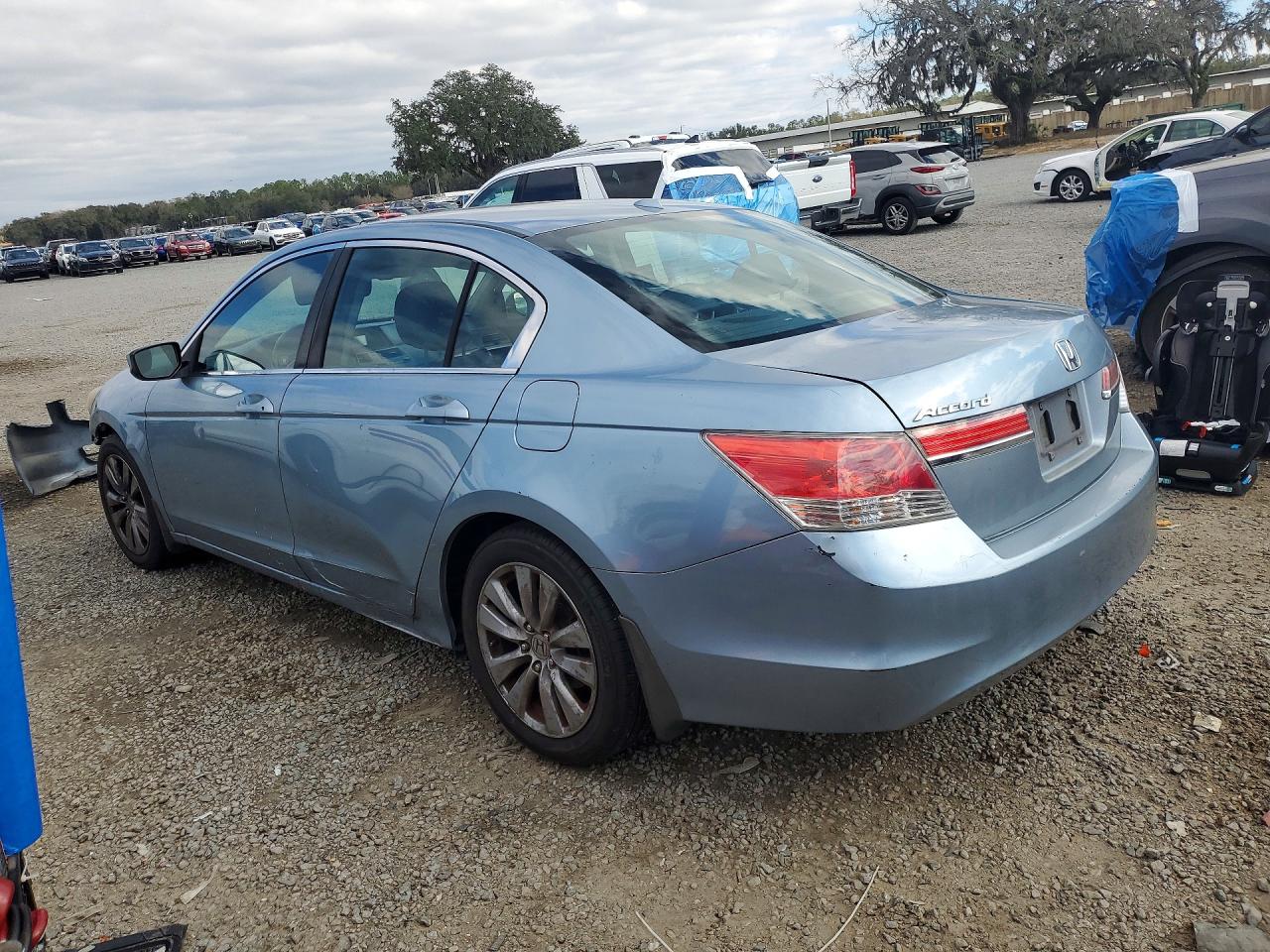 2011 HONDA ACCORD EXL photo 2