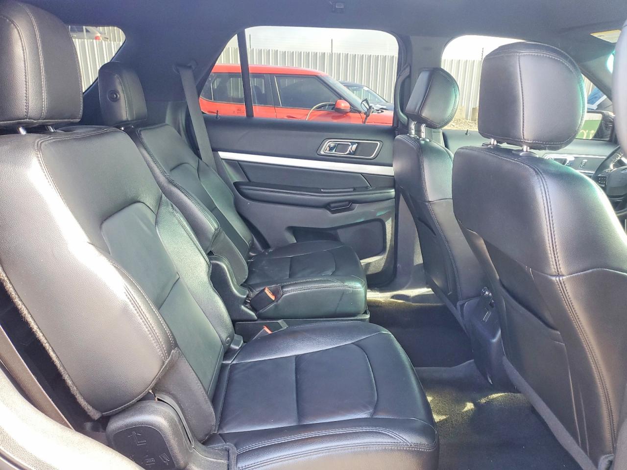 2016 FORD EXPLORER XLT photo 21
