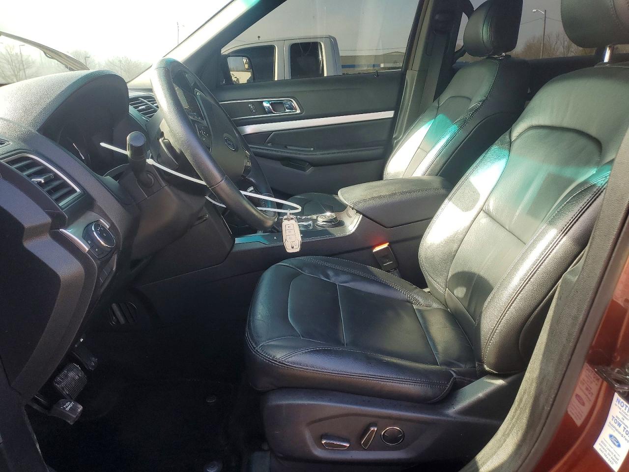 2016 FORD EXPLORER XLT photo 13