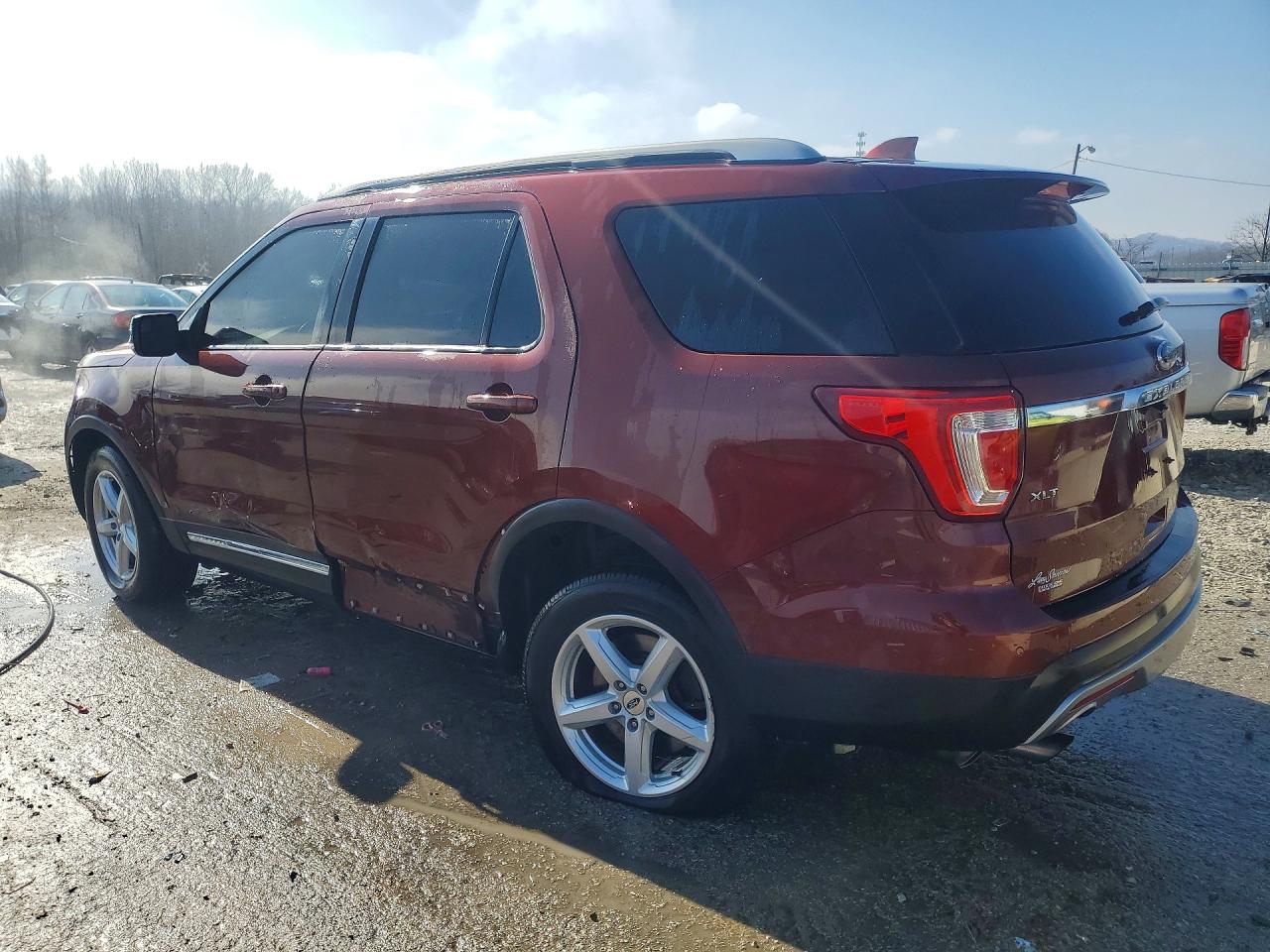 2016 FORD EXPLORER XLT photo 3