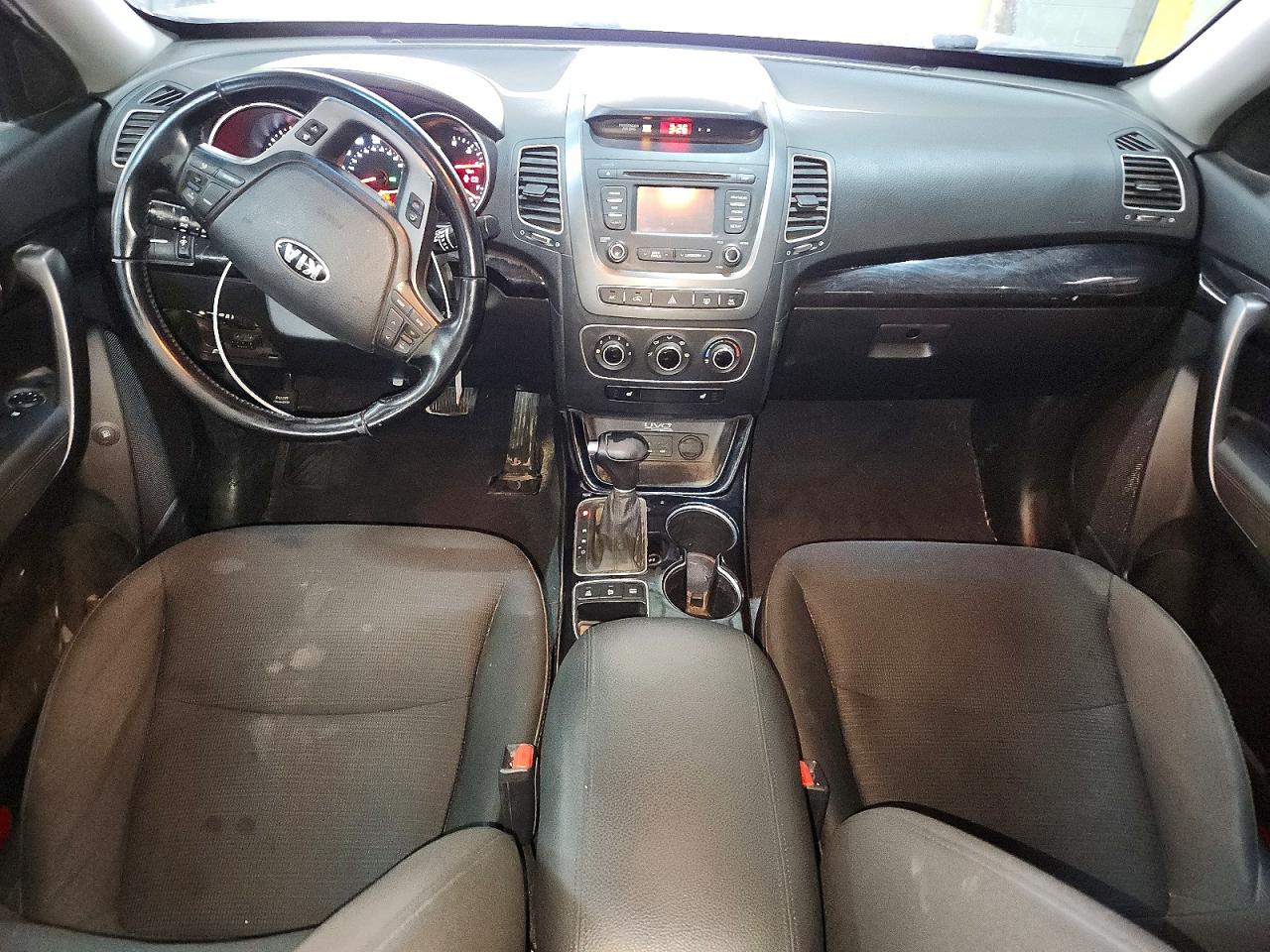 2015 KIA SORENTO LX photo 15