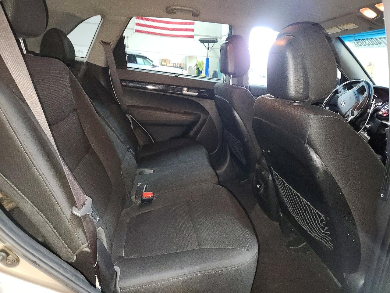 2015 KIA SORENTO LX photo 21