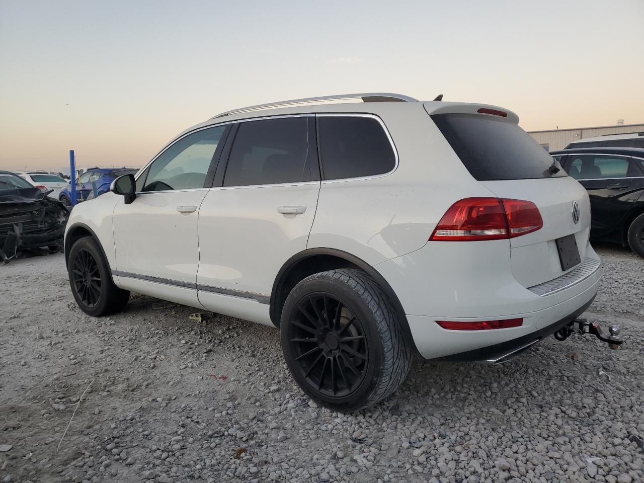 2014 VOLKSWAGEN TOUAREG V6 TDI photo 3