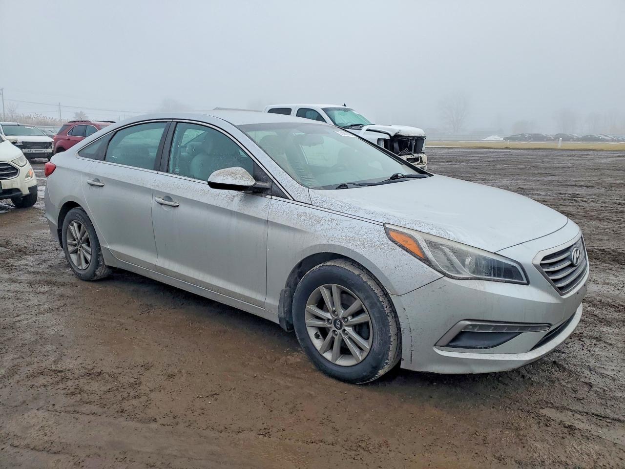 2015 HYUNDAI SONATA SE photo 4