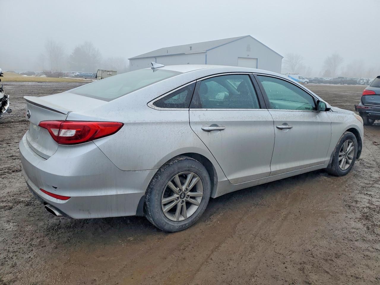 2015 HYUNDAI SONATA SE photo 3