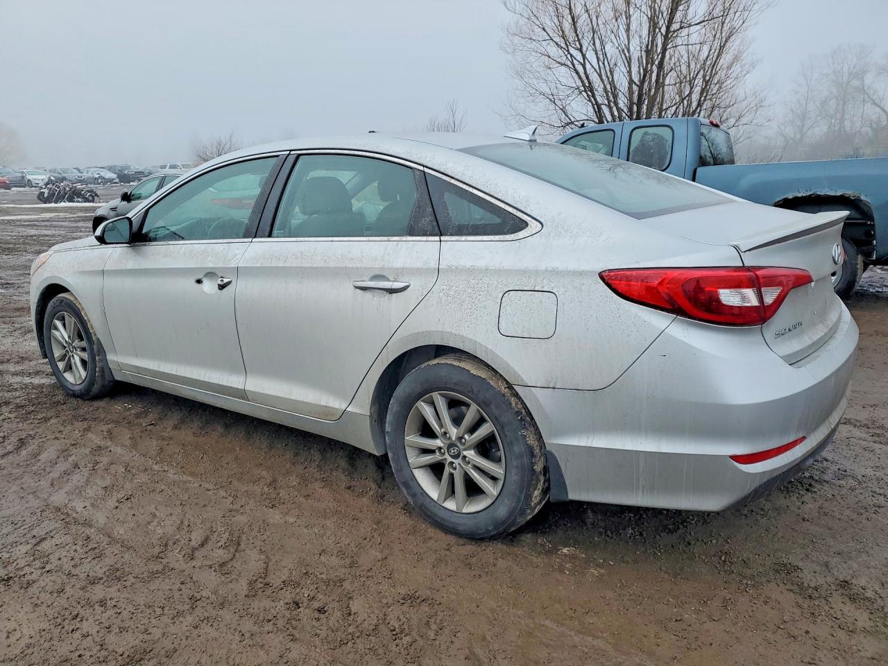 2015 HYUNDAI SONATA SE photo 2