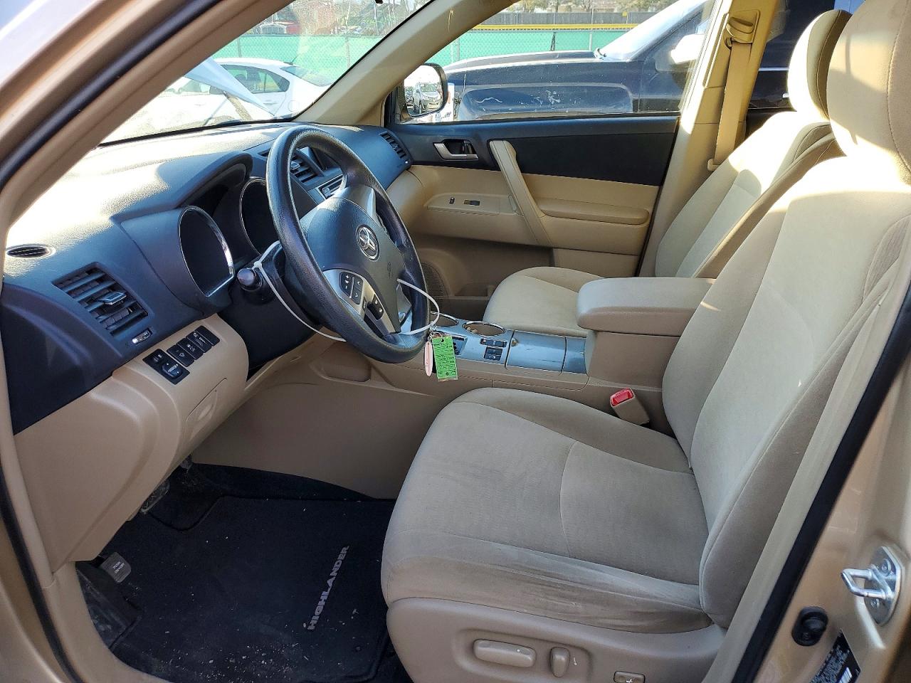 2013 TOYOTA HIGHLANDER BASE photo 13