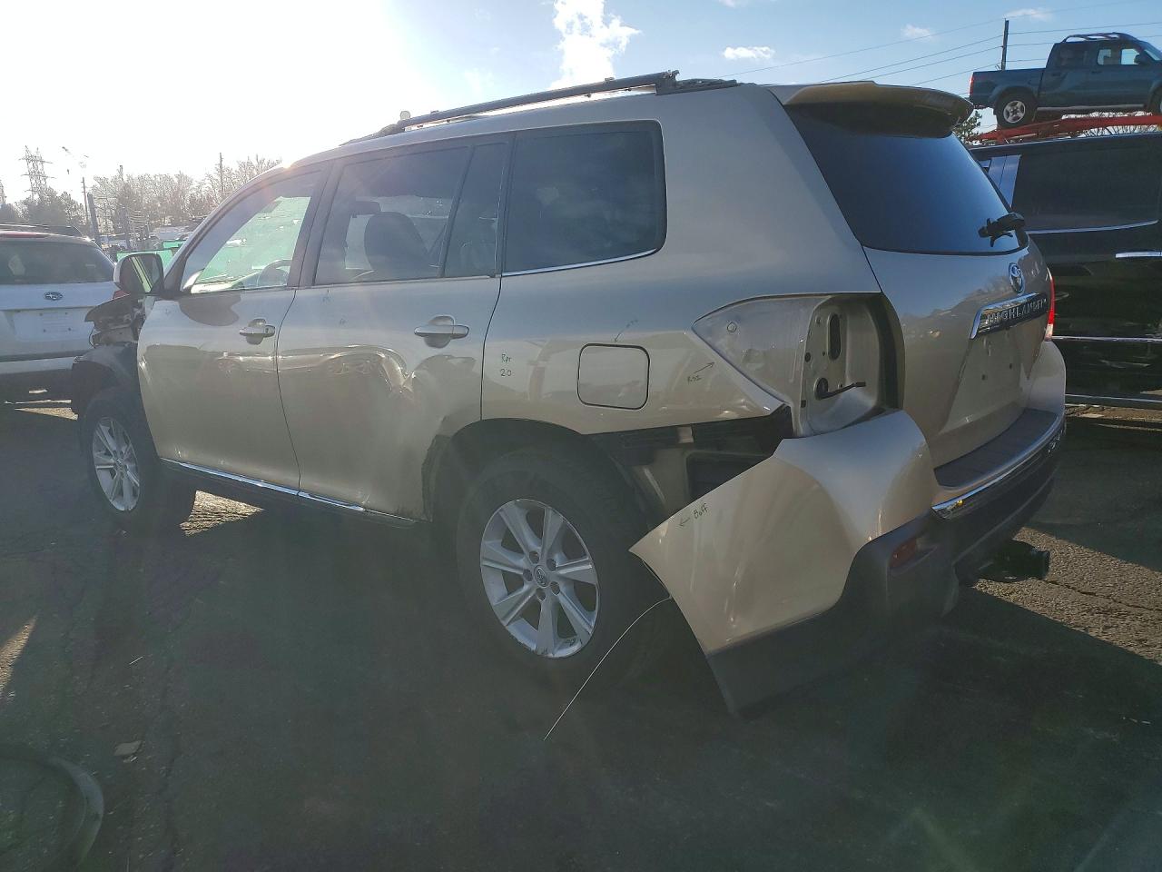2013 TOYOTA HIGHLANDER BASE photo 3