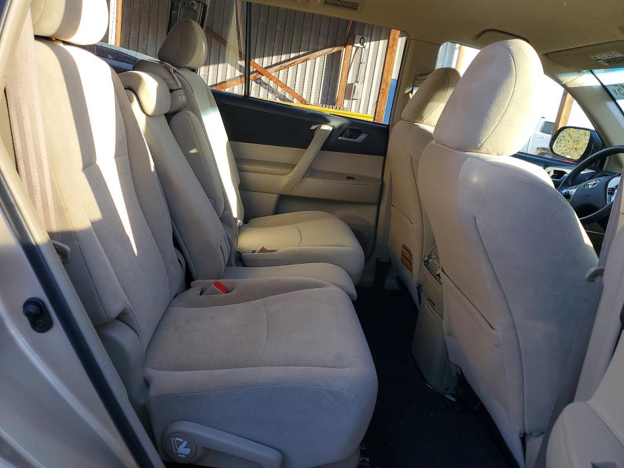 2013 TOYOTA HIGHLANDER BASE photo 21