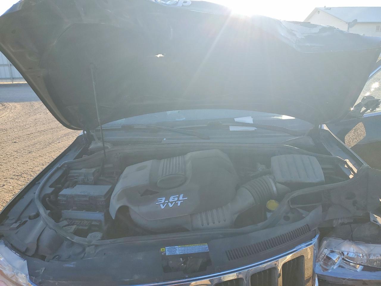 2012 JEEP GRAND CHEROKEE LAREDO photo 12
