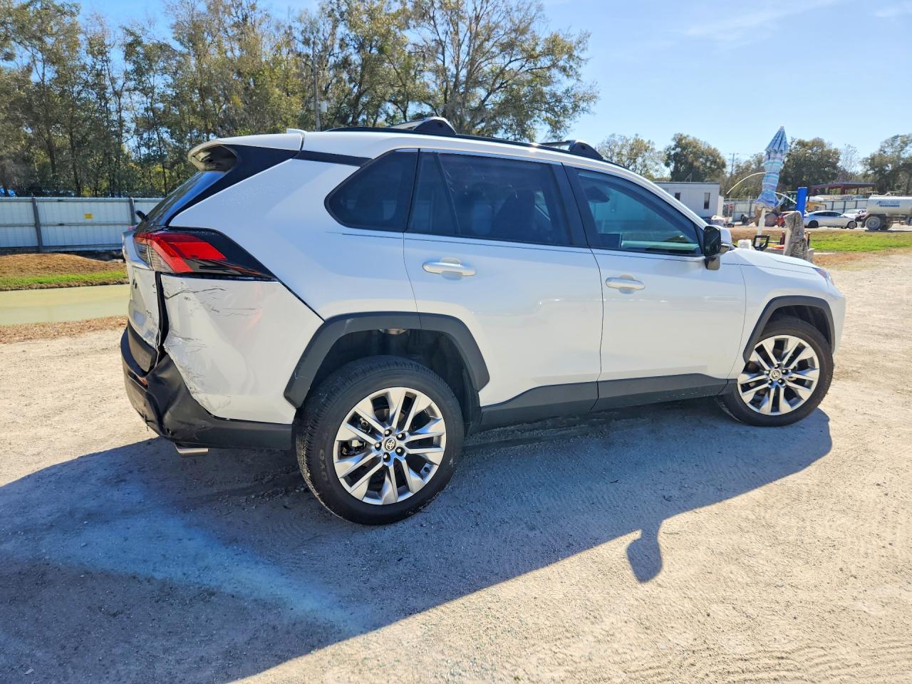2025 TOYOTA RAV4 XLE PREMIUM photo 3