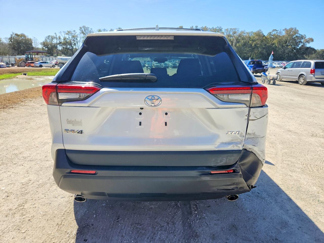 2025 TOYOTA RAV4 XLE PREMIUM photo 6
