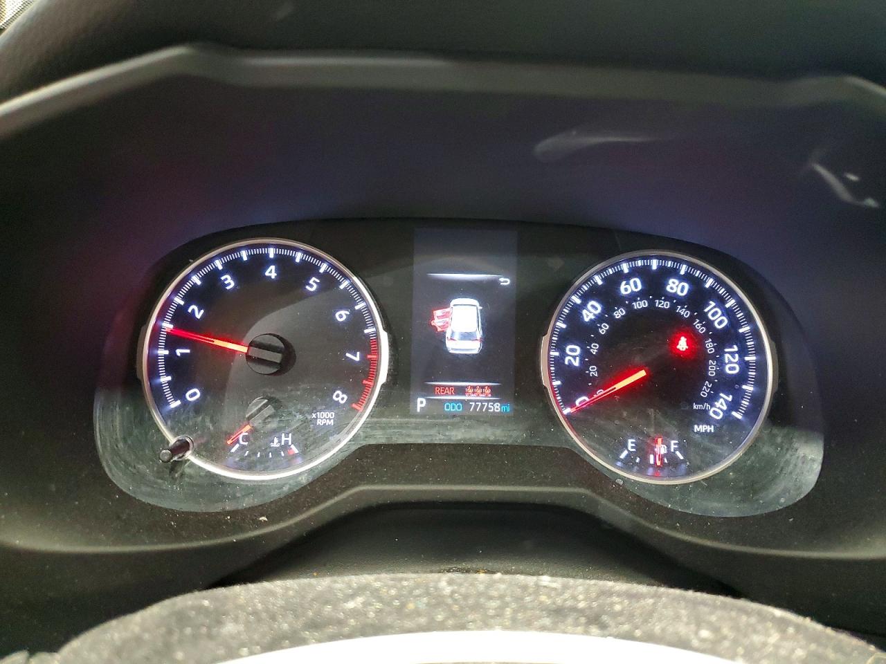 2021 TOYOTA RAV4 LE photo 17