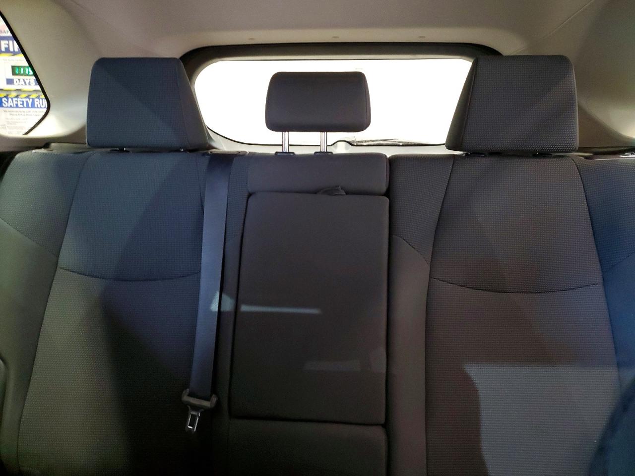 2021 TOYOTA RAV4 LE photo 19