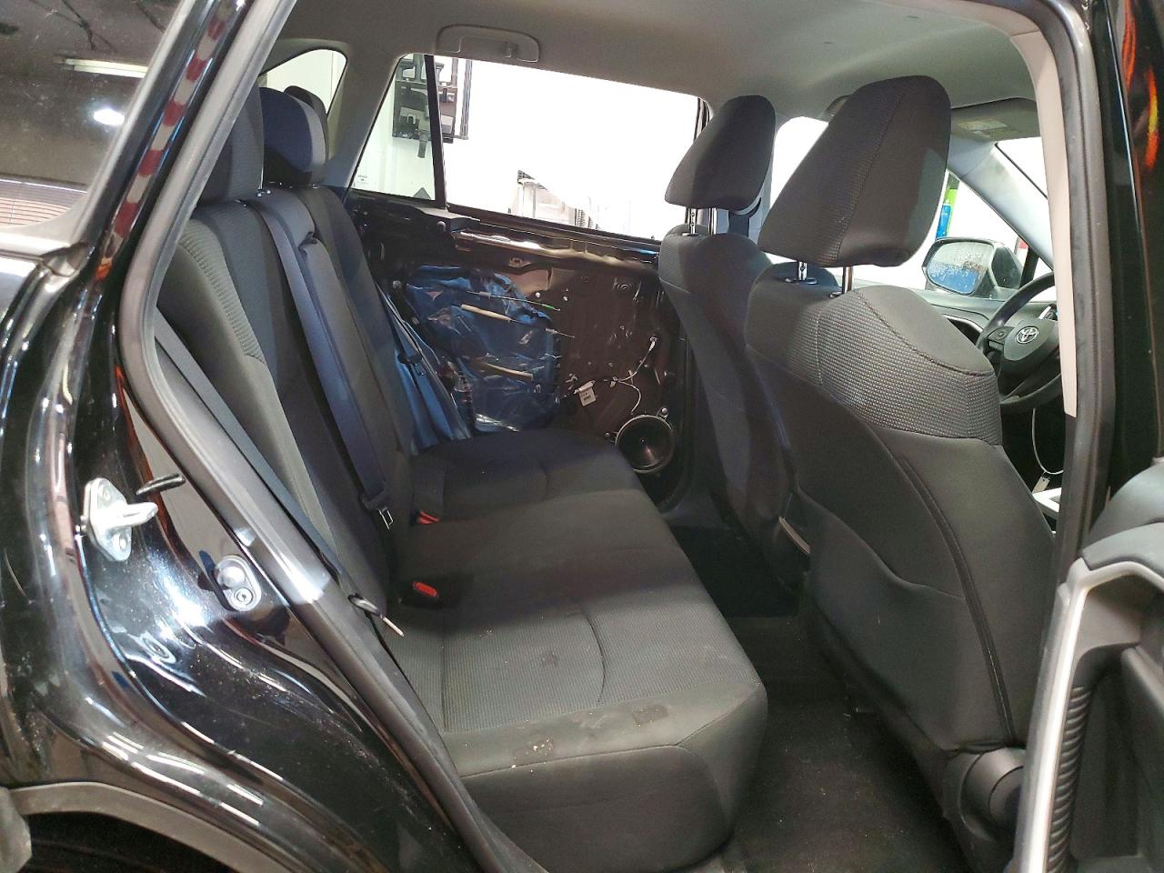 2021 TOYOTA RAV4 LE photo 21