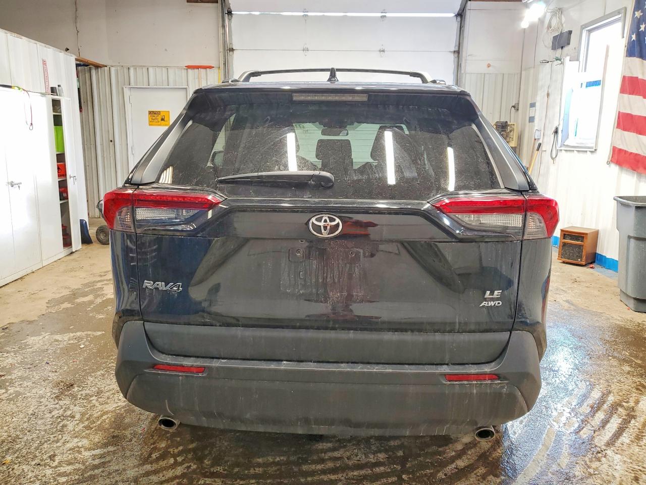2021 TOYOTA RAV4 LE photo 11