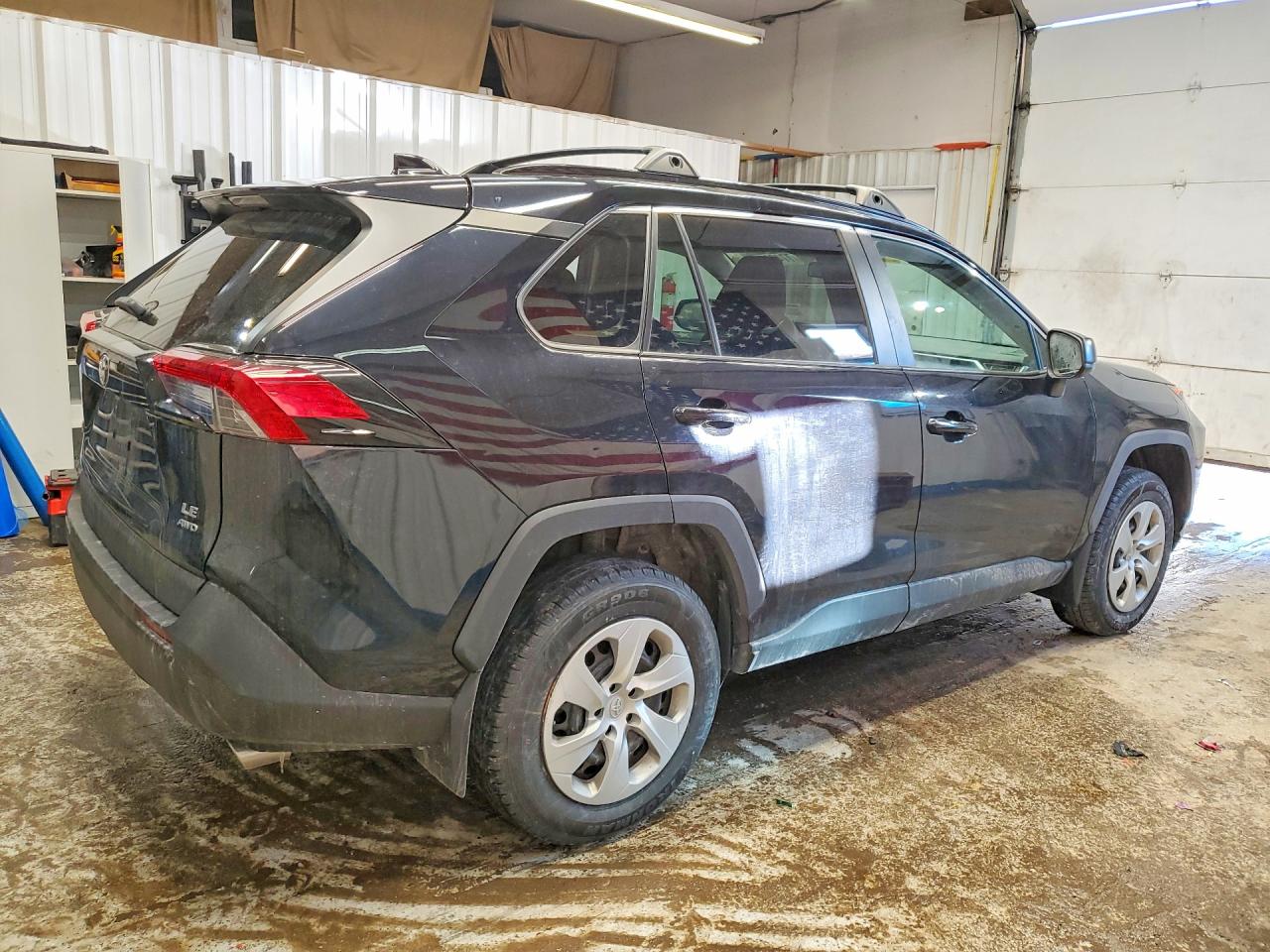 2021 TOYOTA RAV4 LE photo 5