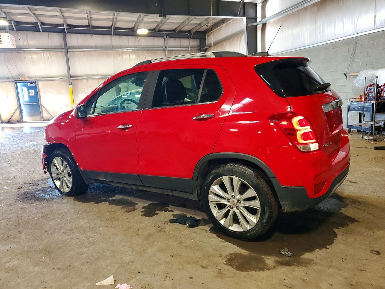 2017 CHEVROLET TRAX PREMIER photo 2