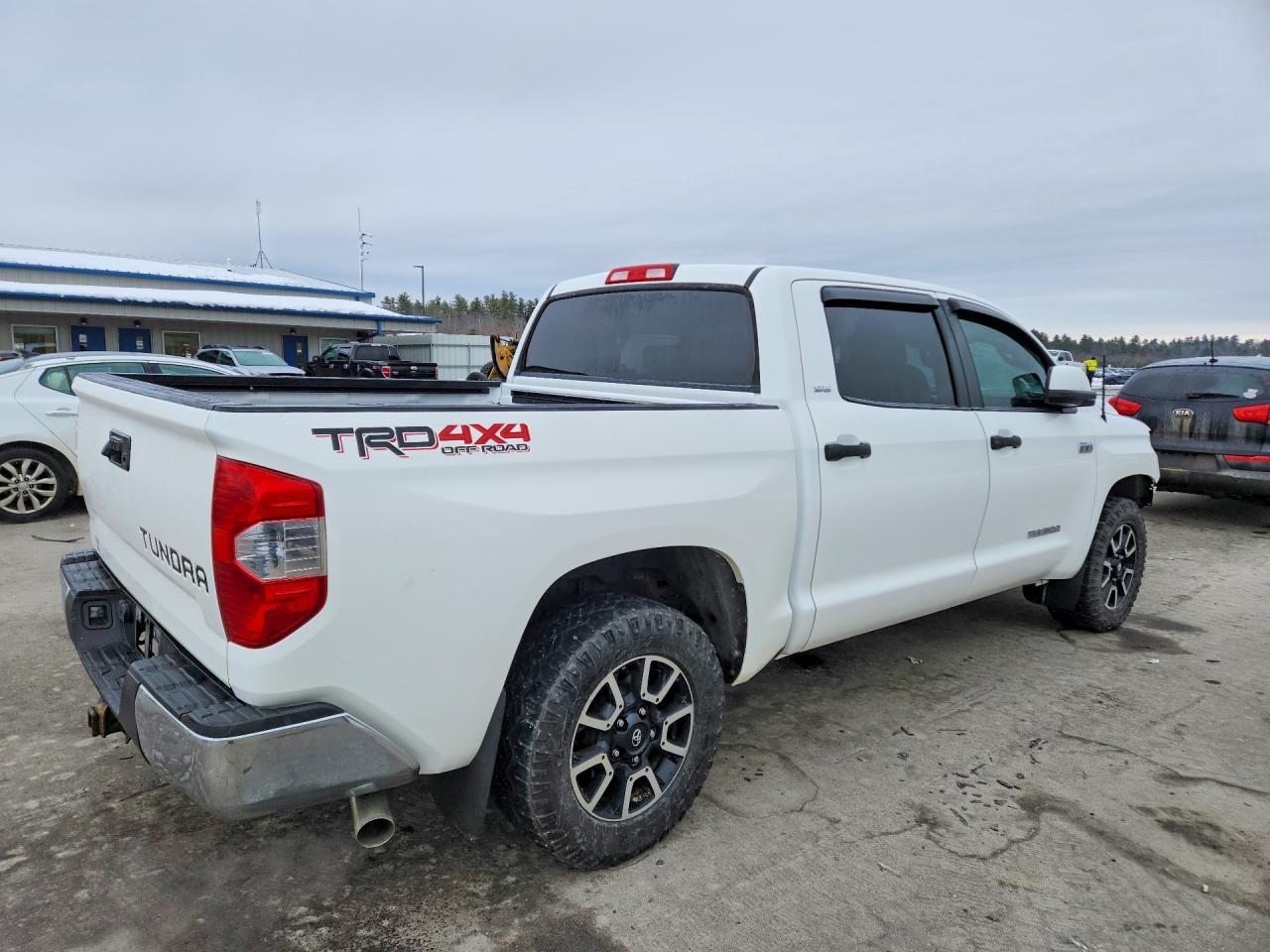 2014 TOYOTA TUNDRA CREWMAX SR5 photo 5