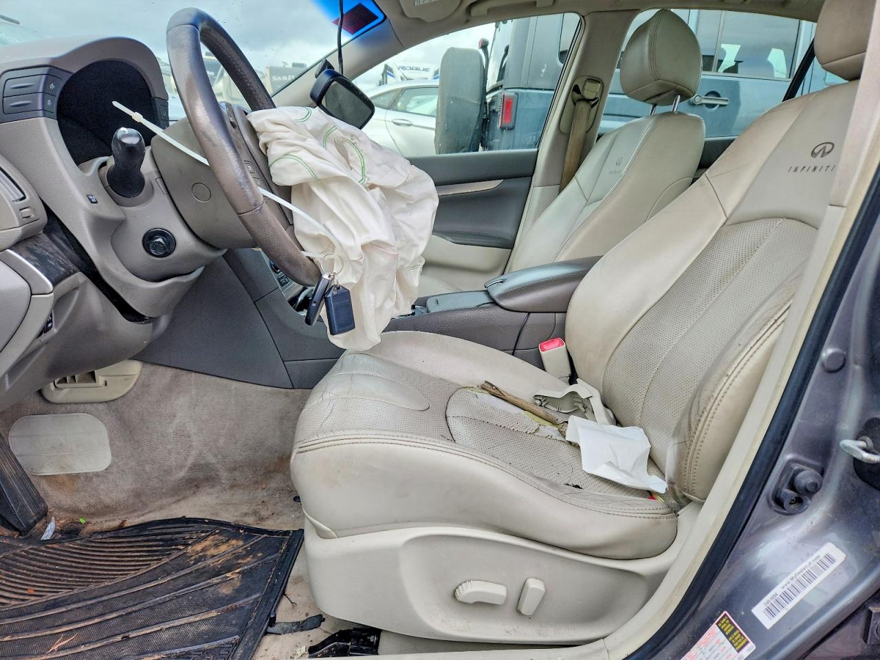 2013 INFINITI G37 photo 13