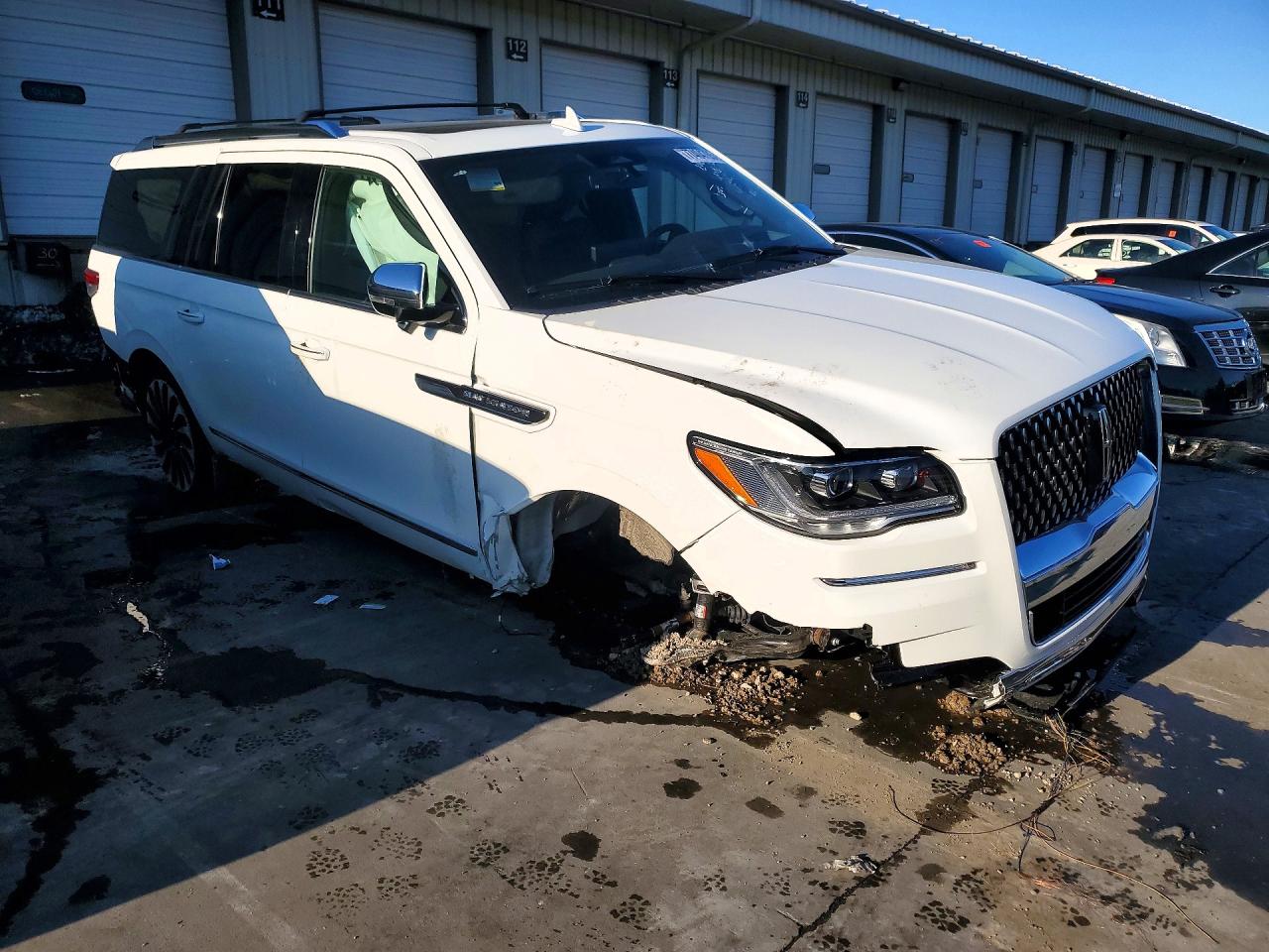 2024 LINCOLN NAVIGATOR L BLACK LABEL photo 10