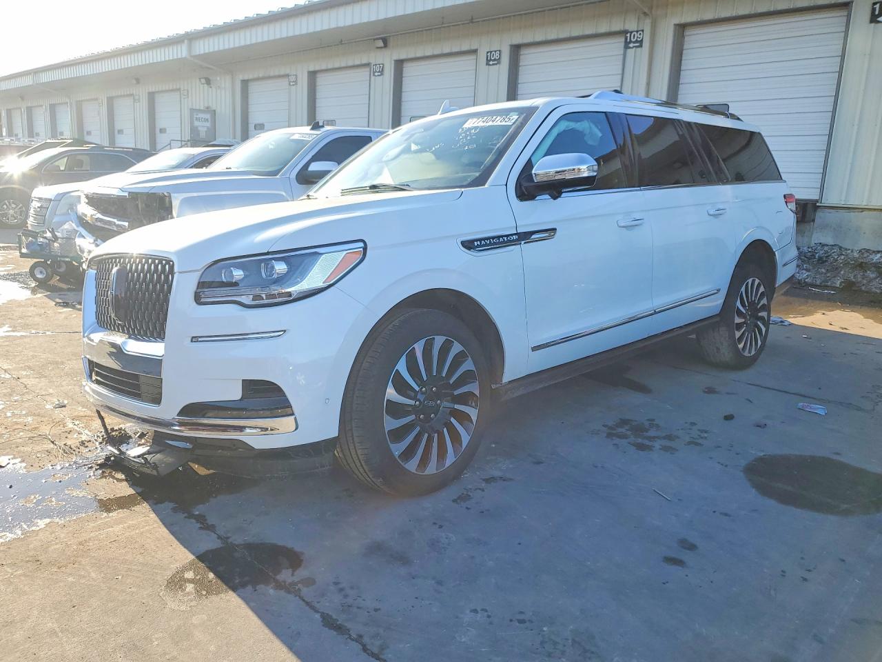 2024 LINCOLN NAVIGATOR L BLACK LABEL photo 2
