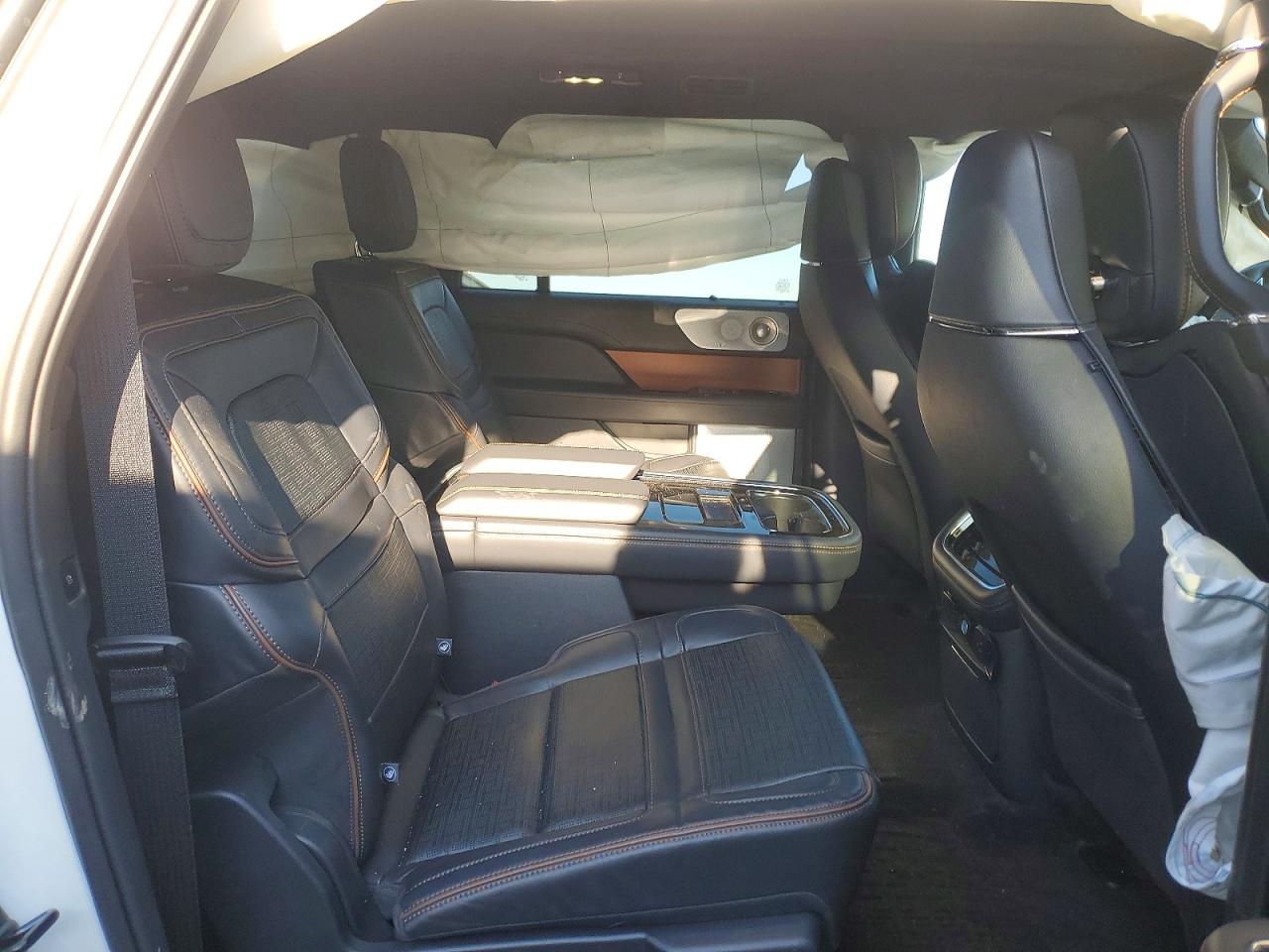 2024 LINCOLN NAVIGATOR L BLACK LABEL photo 31