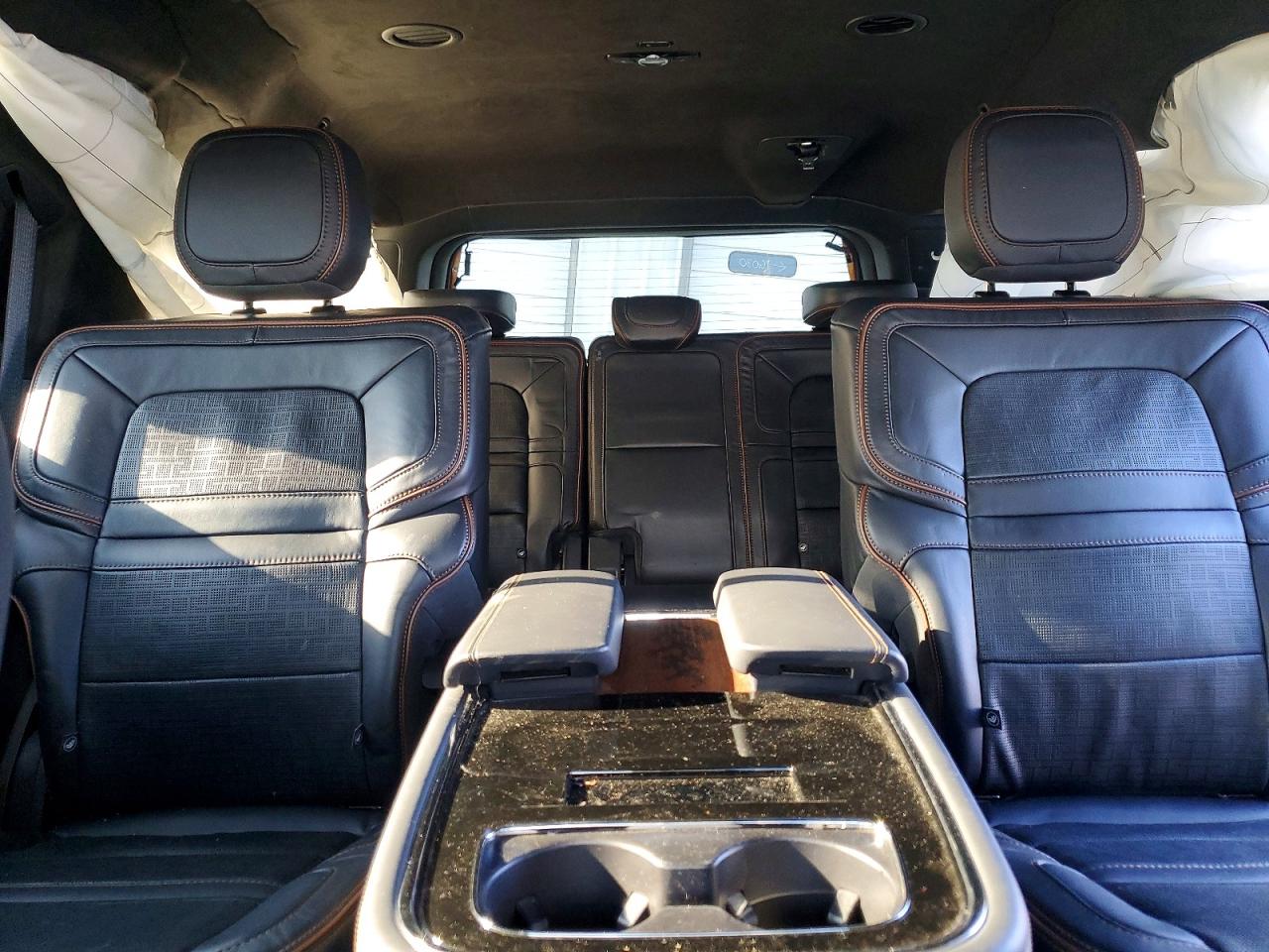 2024 LINCOLN NAVIGATOR L BLACK LABEL photo 28