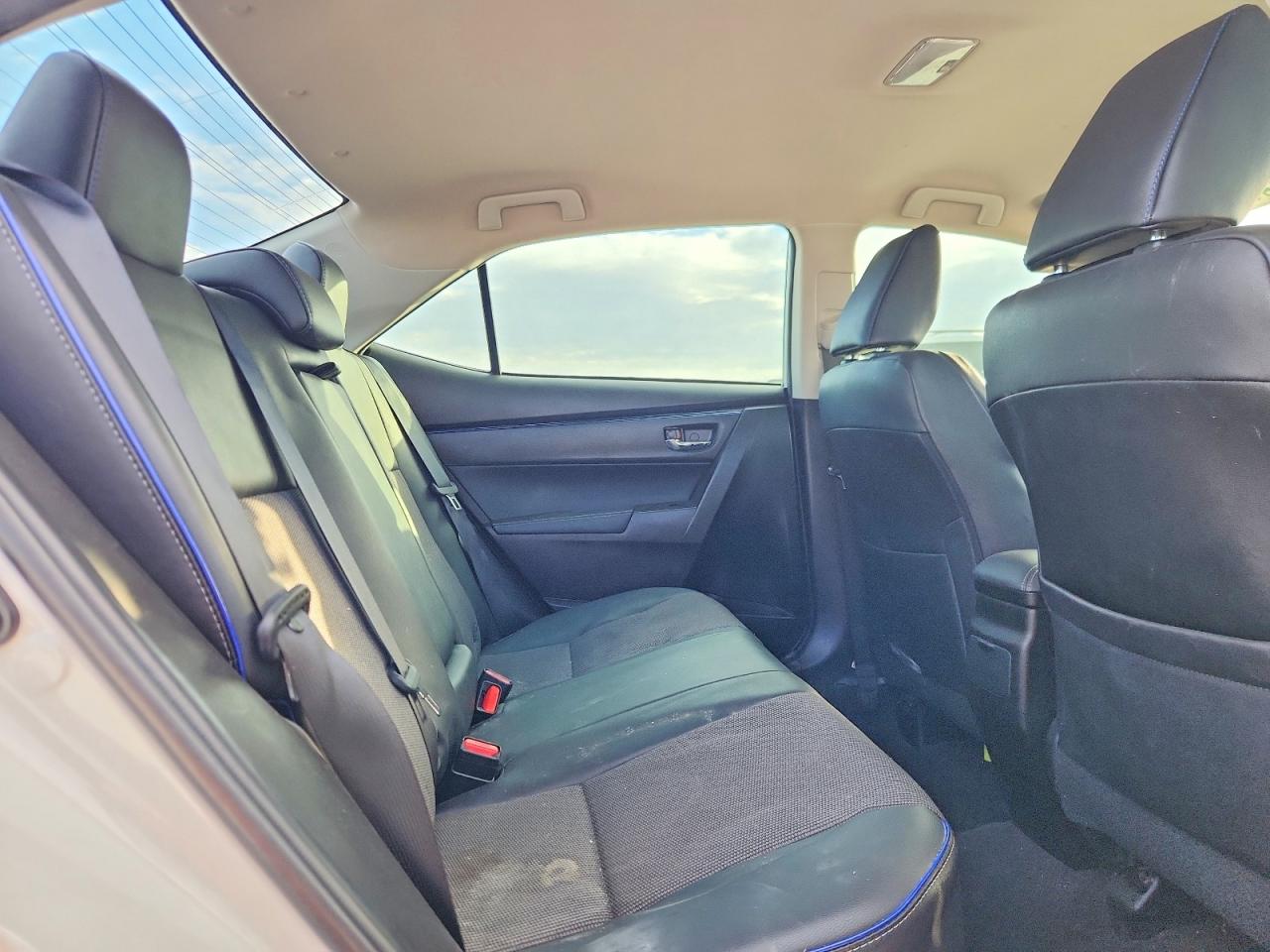 2017 TOYOTA COROLLA SE photo 28
