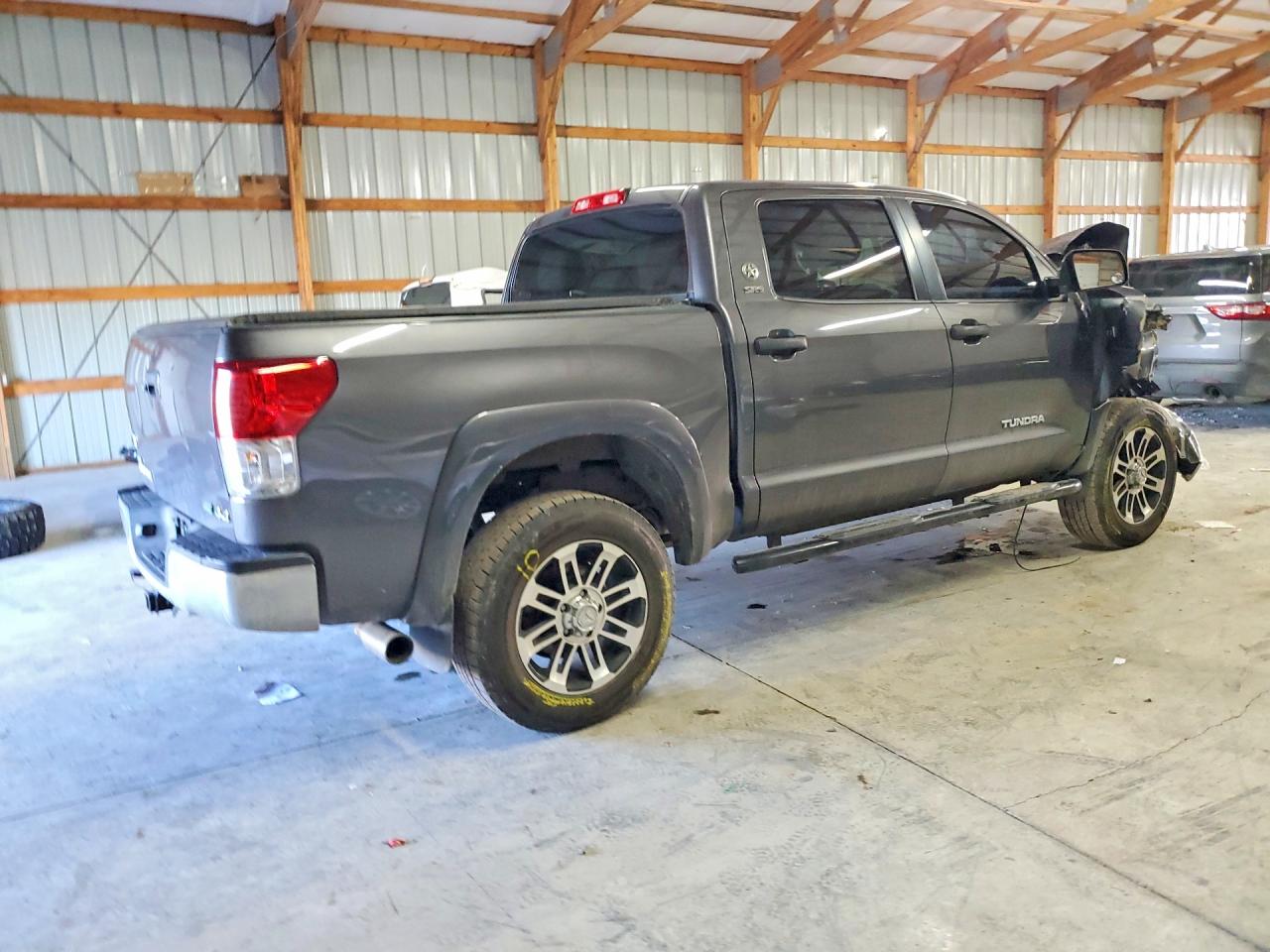 2013 TOYOTA TUNDRA CREWMAX SR5 photo 3