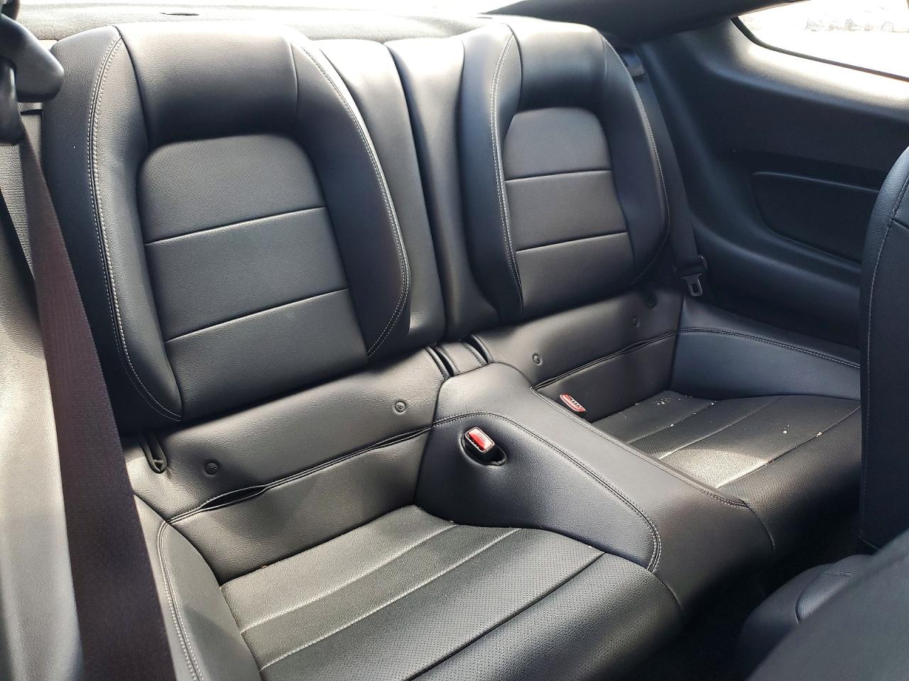 2016 FORD MUSTANG photo 19