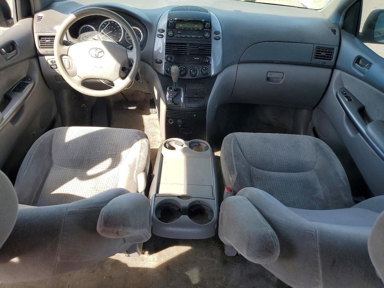 2006 TOYOTA SIENNA photo 8