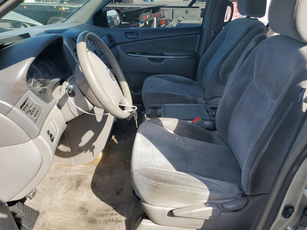 2006 TOYOTA SIENNA photo 7