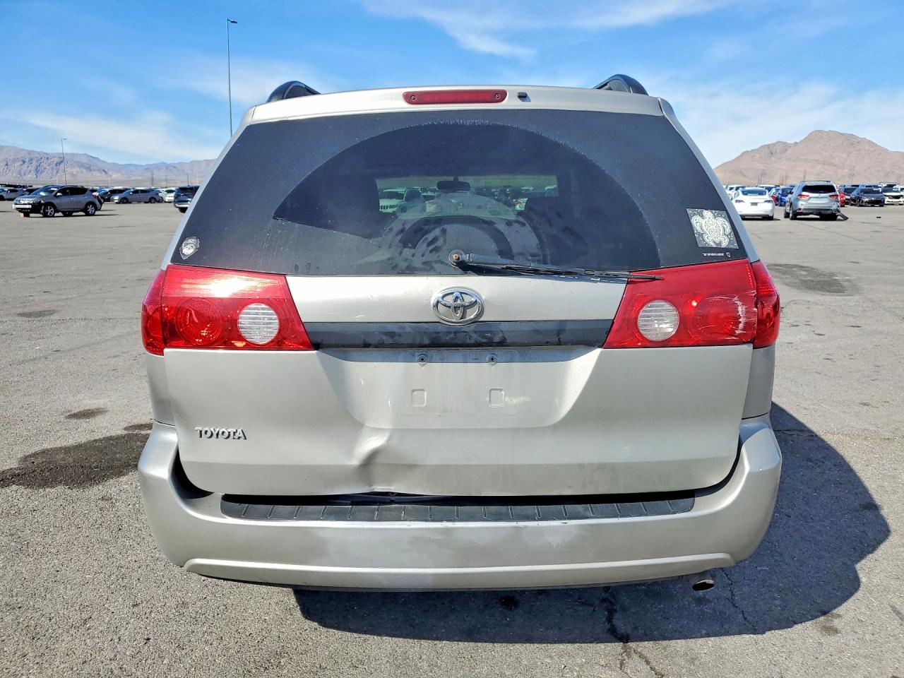 2006 TOYOTA SIENNA photo 6