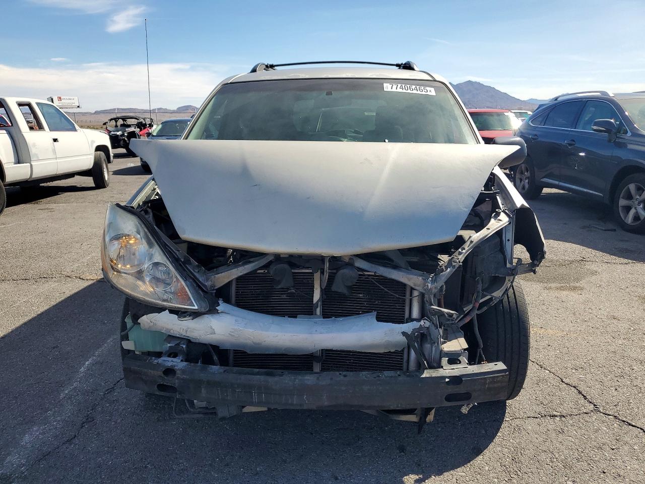 2006 TOYOTA SIENNA photo 5