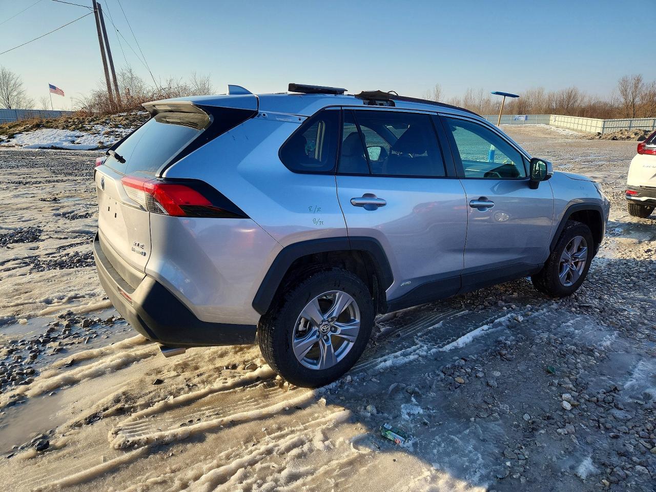 2024 TOYOTA RAV4 XLE photo 7