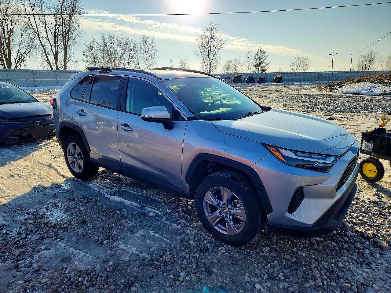 2024 TOYOTA RAV4 XLE photo 10