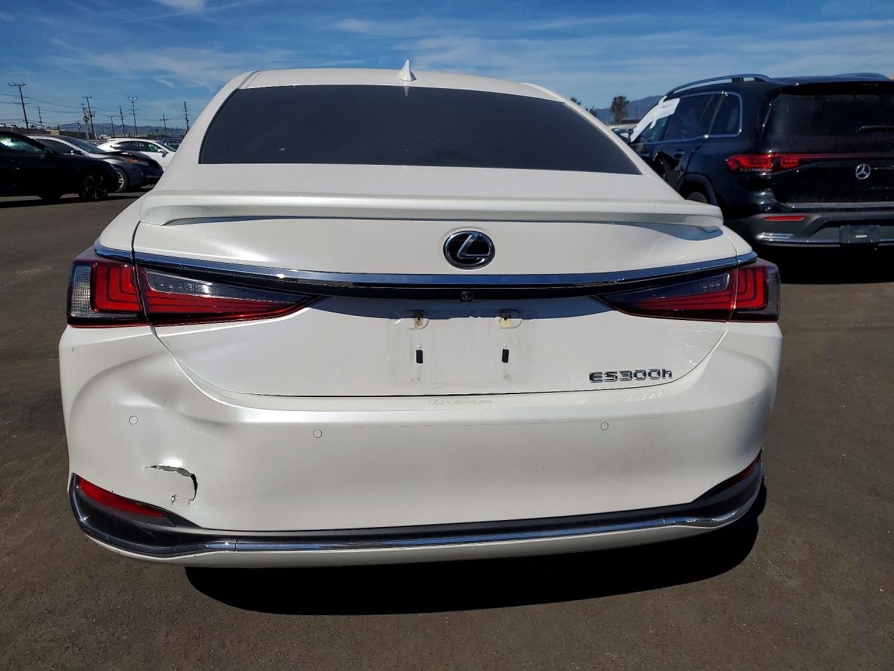 2024 LEXUS ES 300H BASE photo 11