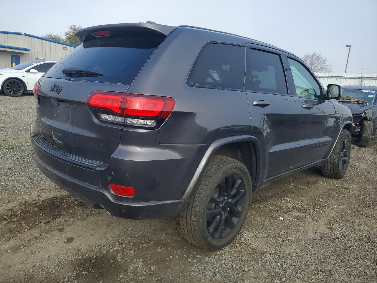 2018 JEEP GRAND CHEROKEE LAREDO photo 5