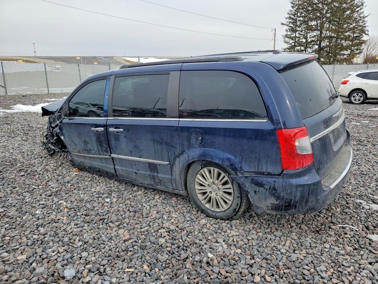 2015 CHRYSLER TOWN & COUNTRY TOURING L photo 3