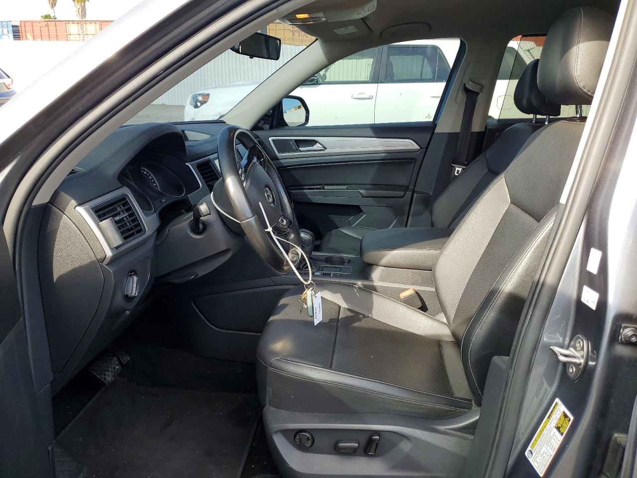 2018 VOLKSWAGEN ATLAS SE photo 19