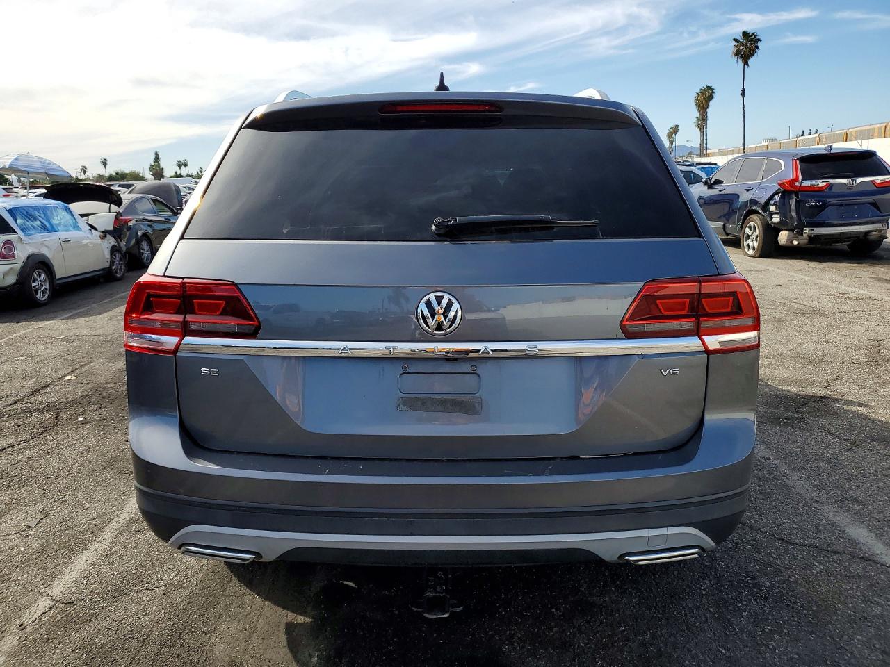 2018 VOLKSWAGEN ATLAS SE photo 16